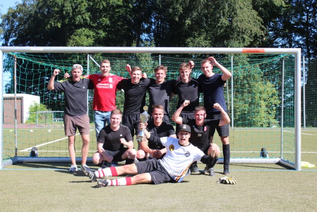 1. Platz MX5 Nackenklatsche 1. Platz MX5 Nackenklatsche